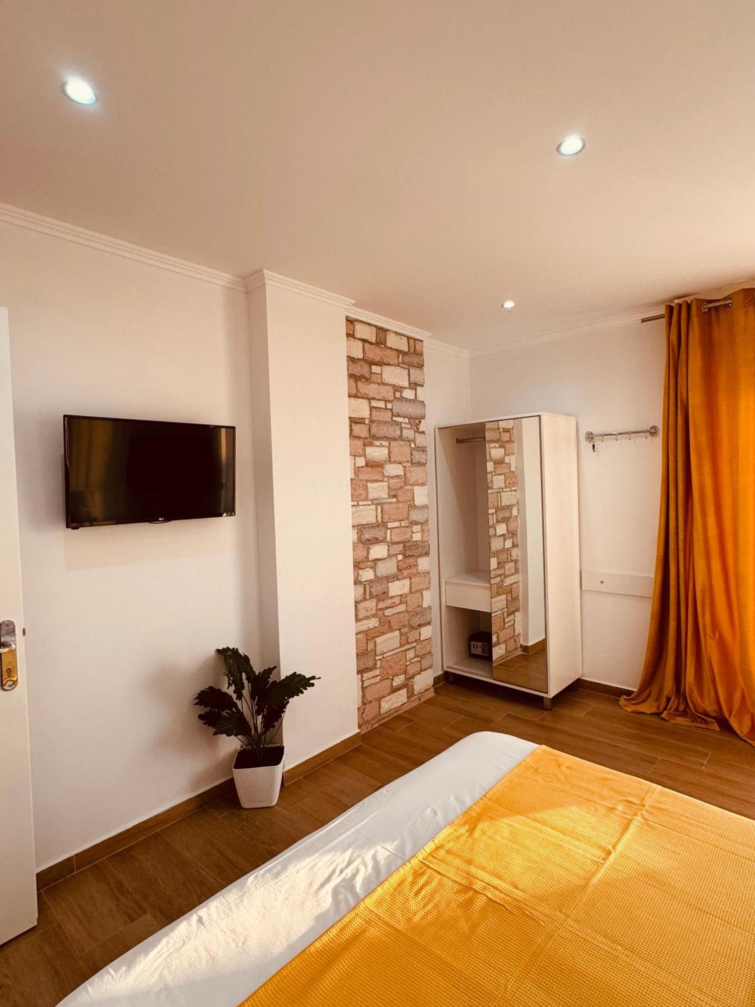 Orfeu Apartments Ksamil Extérieur photo
